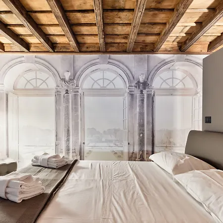 Guesthost - Center Quadrilatero *