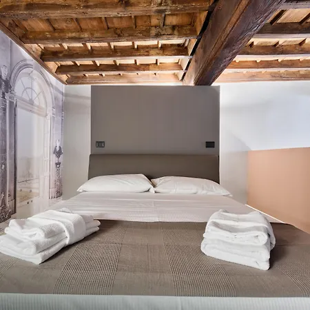 Guesthost - Center Quadrilatero Apartment